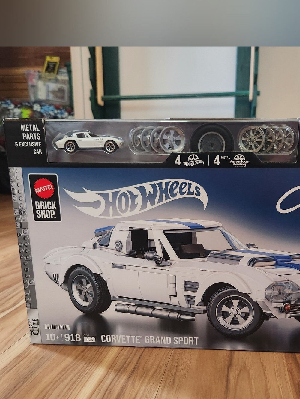 Mattel Hot Wheels White and Blue Corvette Grand Sport Brick Shop Set